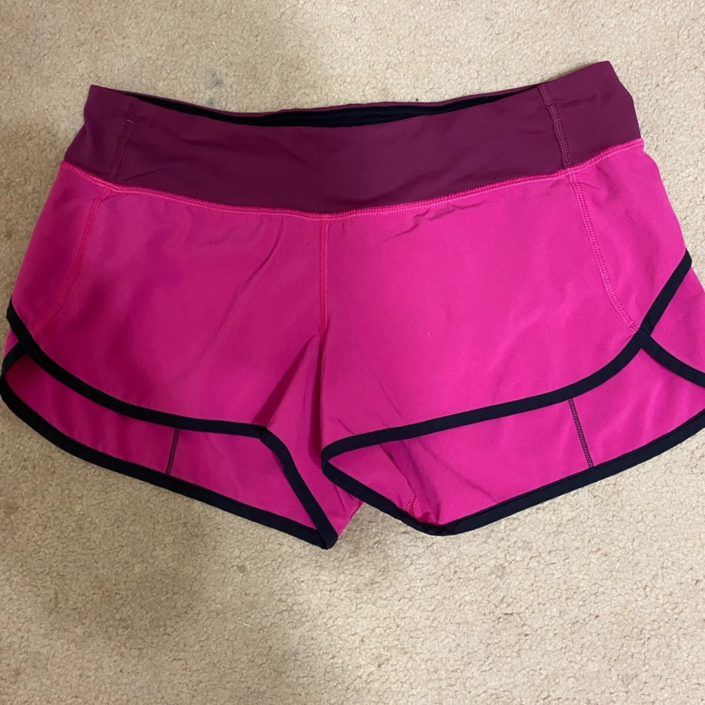 Lululemon Run:Speed Short *4-way Stretch
Jewelled Magenta/Dashing Purple- size 8